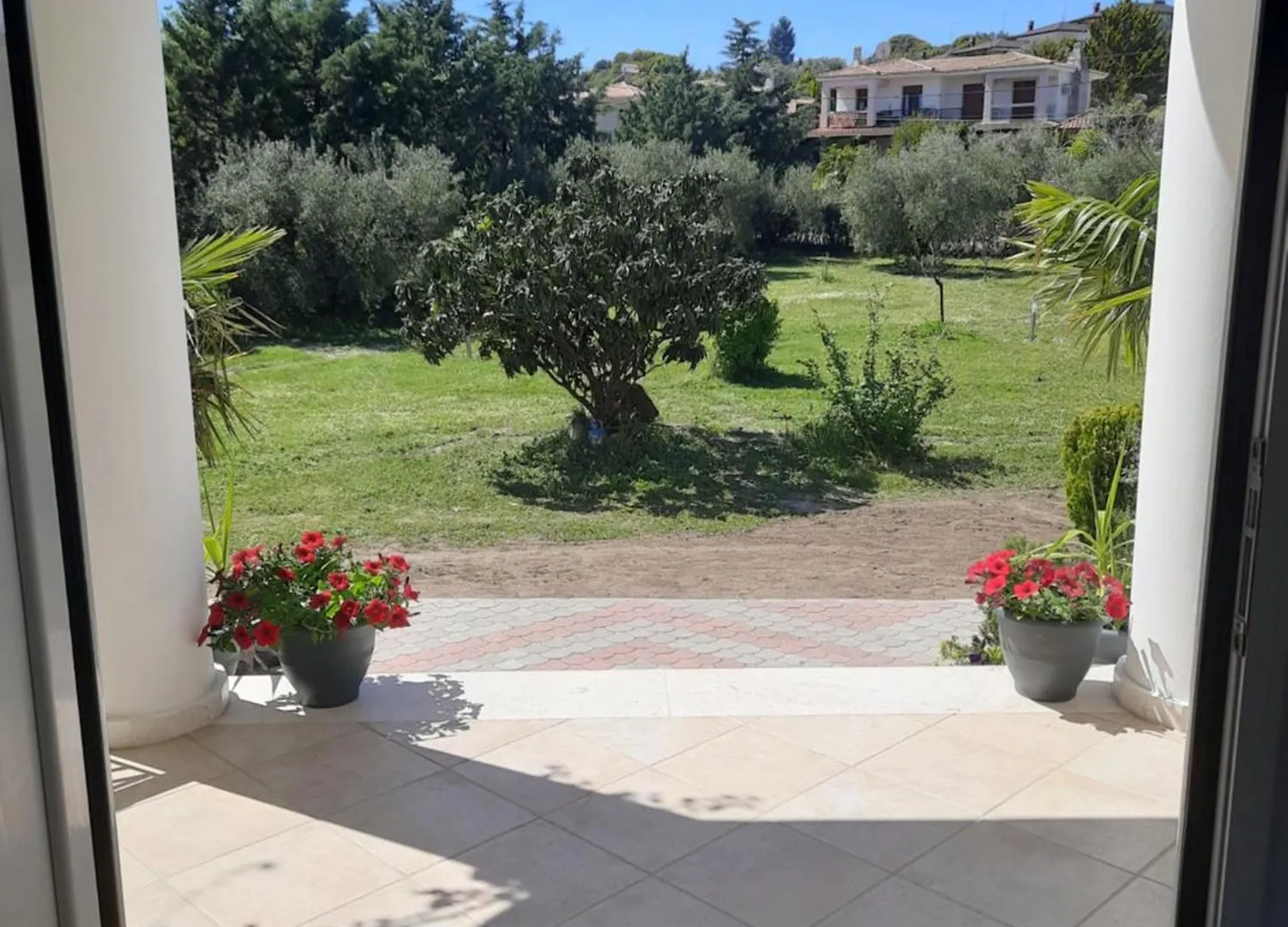 Bright New Garden Villa Hanioti Greece
